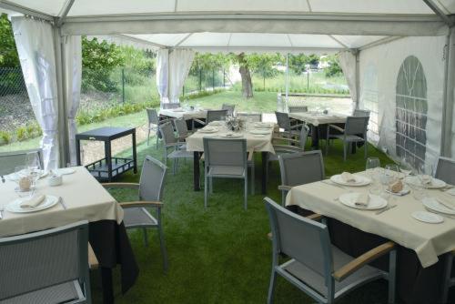 Hotel Restaurante Aldama อามูริโอ ภายนอก รูปภาพ